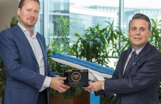 زار السيد منير خليفة شركة إير فرانس-كيه إل إم نيابة عن شركة MixJet